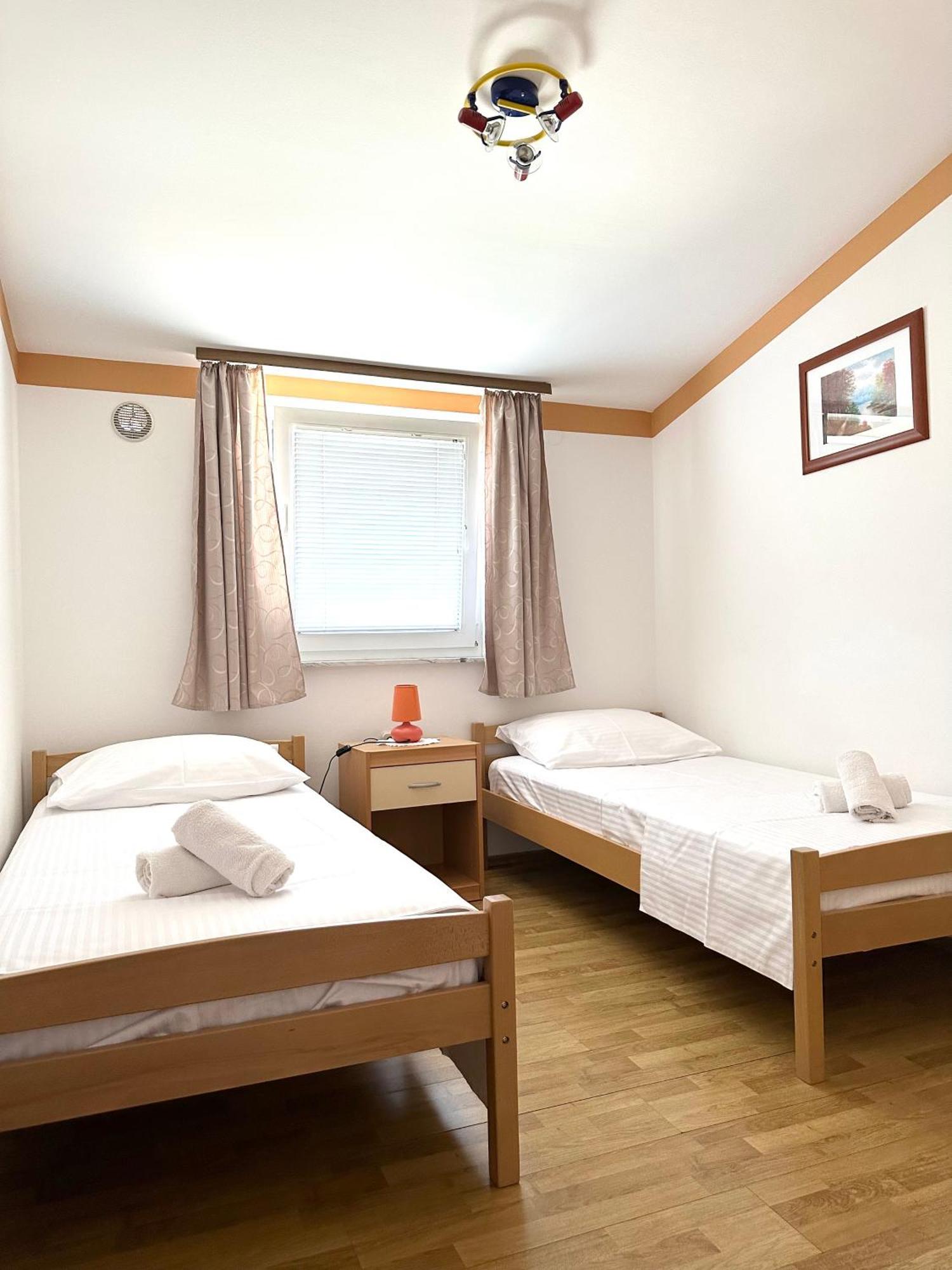 Apartmani Bermanec วีร์ ภายนอก รูปภาพ